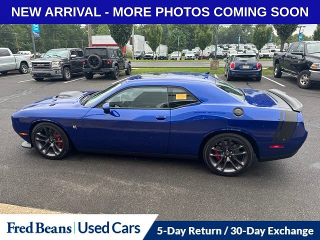 Used 2022 Dodge Challenger R/T Scat Pack w/ Shaker Package RWD image 4