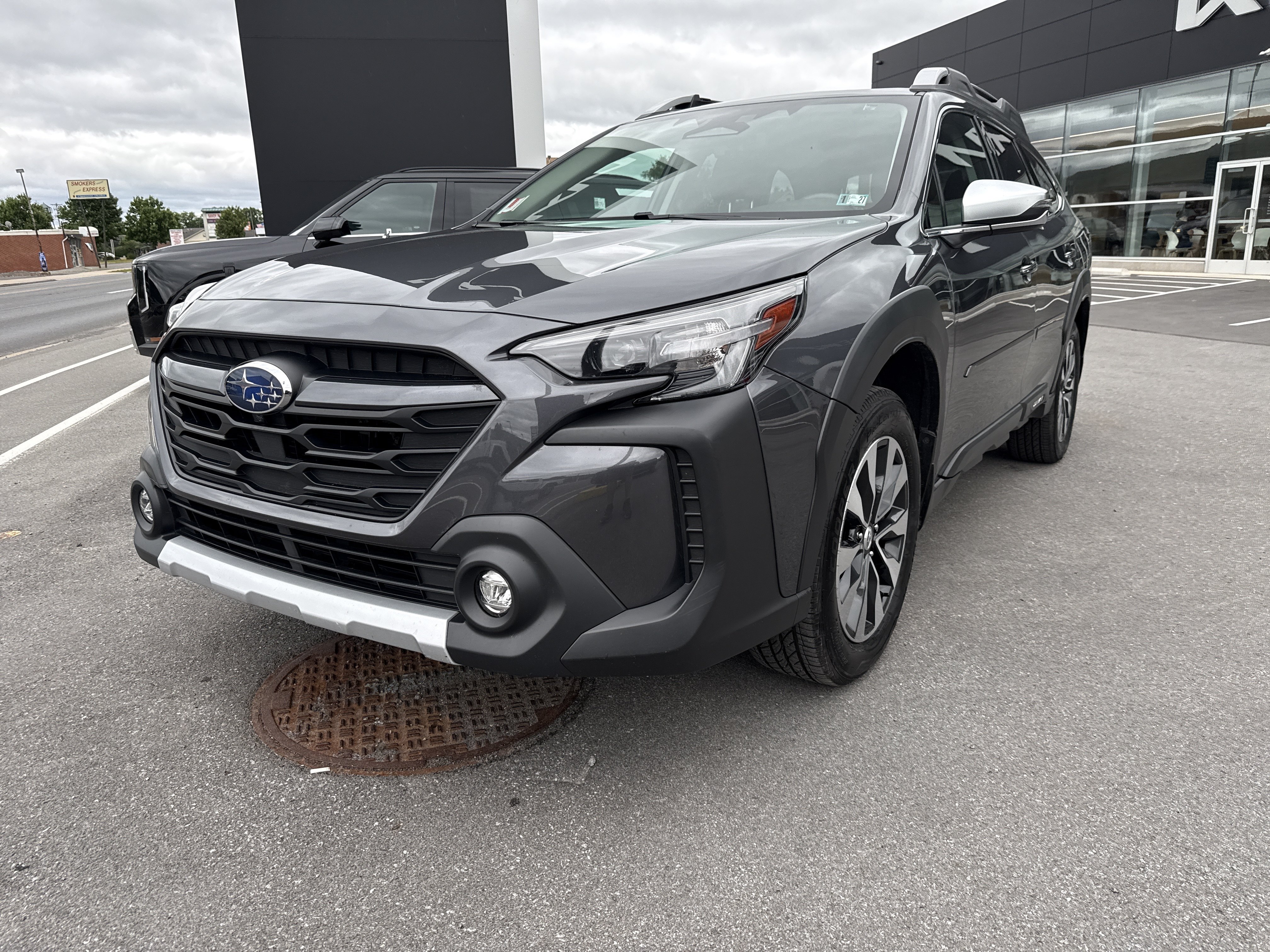 Used 2023 Subaru Outback Touring AWD/4WD image 8