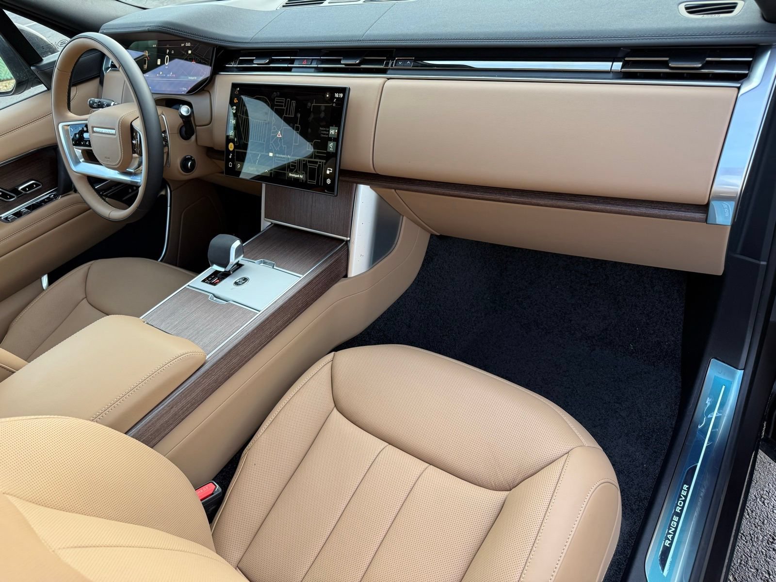 New 2026 Land Rover Range Rover SE AWD/4WD image 19