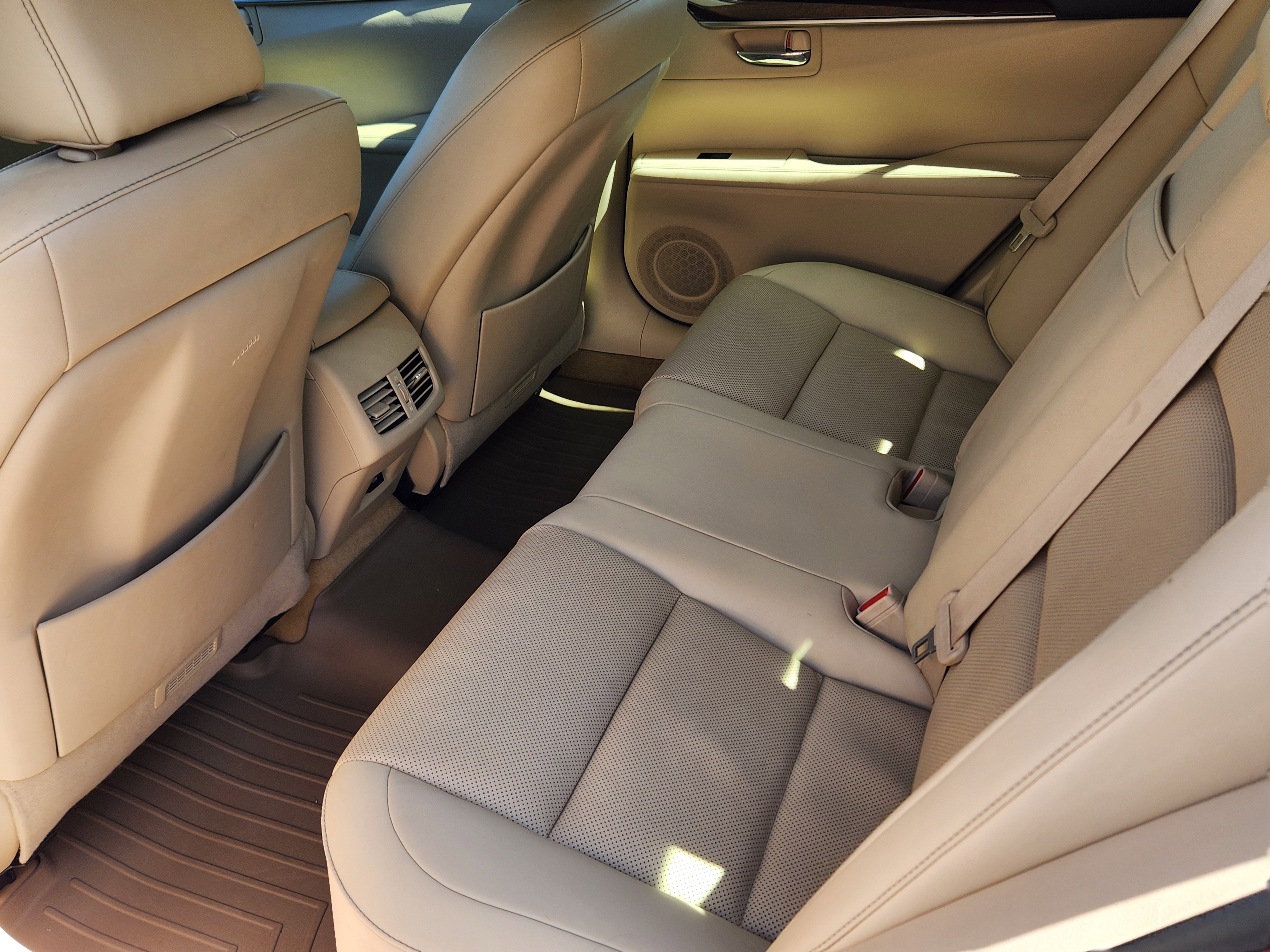 Used 2015 Lexus ES 350 w/ Premium Package FWD image 19