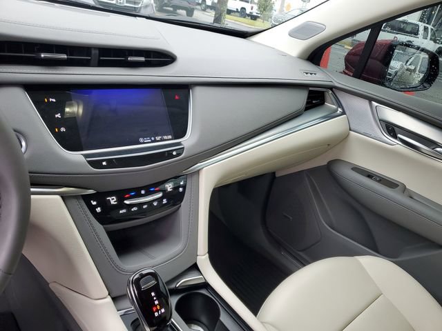 Used 2025 Cadillac XT5 Premium Luxury w/ Technology Package image 26