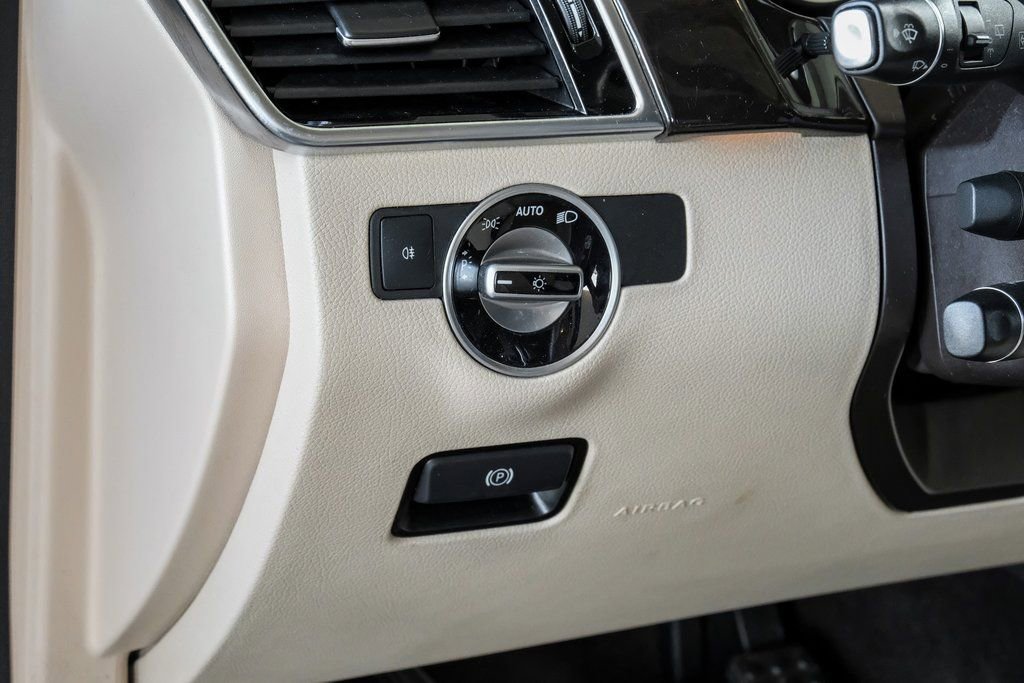 Used 2017 Mercedes-Benz GLE 43 AMG 4MATIC w/ Premium 2 Package image 34