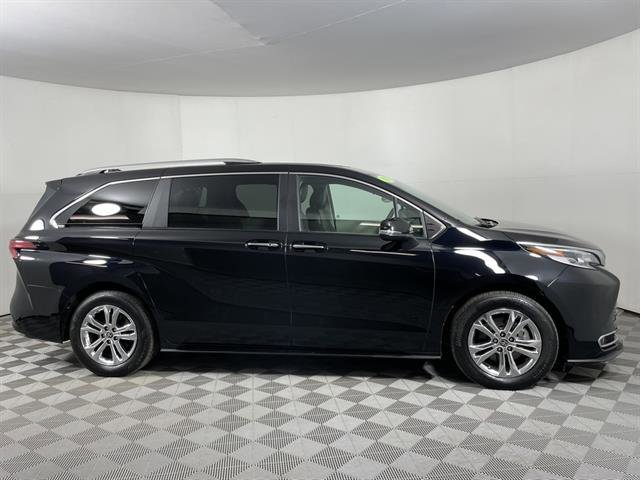 Certified 2023 Toyota Sienna Platinum image 8