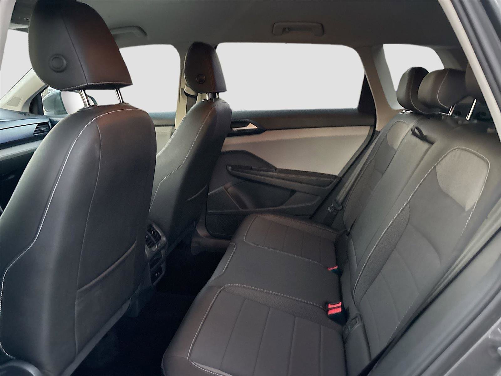 Used 2024 Volkswagen Taos SE image 26