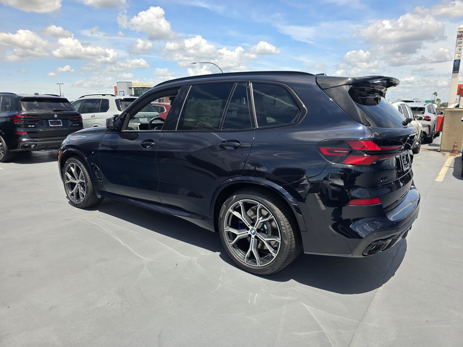 New 2026 BMW X5 M60i AWD/4WD image 4