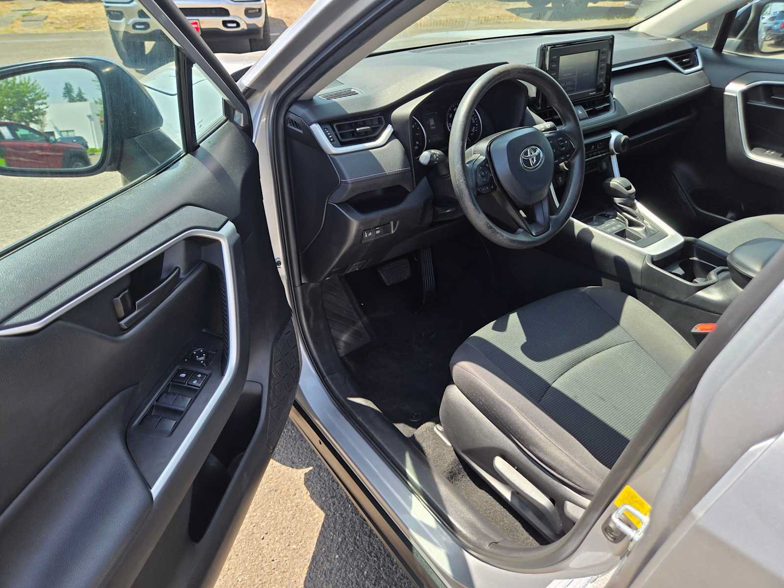 Certified 2021 Toyota RAV4 LE AWD/4WD image 23