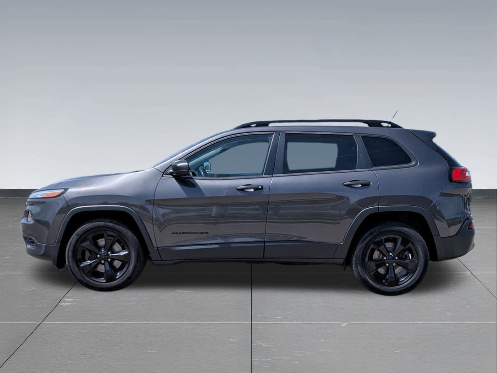 Used 2016 Jeep Cherokee Sport w/ Cold Weather Group AWD/4WD image 2
