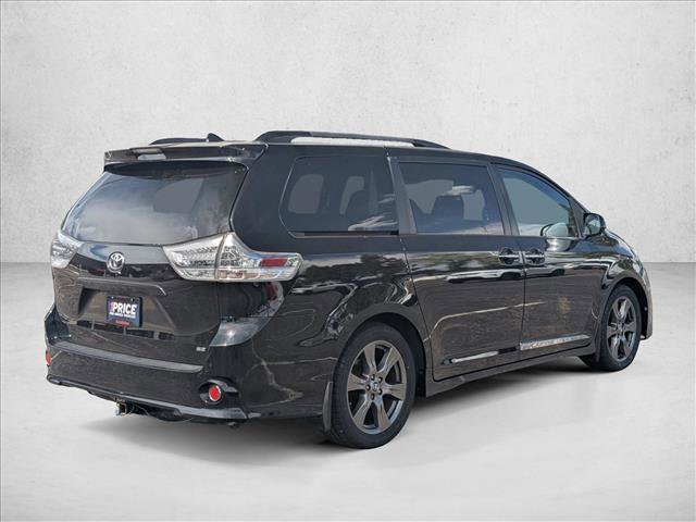 Used 2018 Toyota Sienna SE Premium image 5