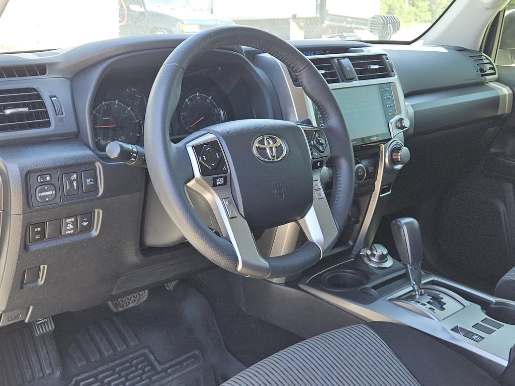Used 2023 Toyota 4Runner SR5 AWD/4WD image 25