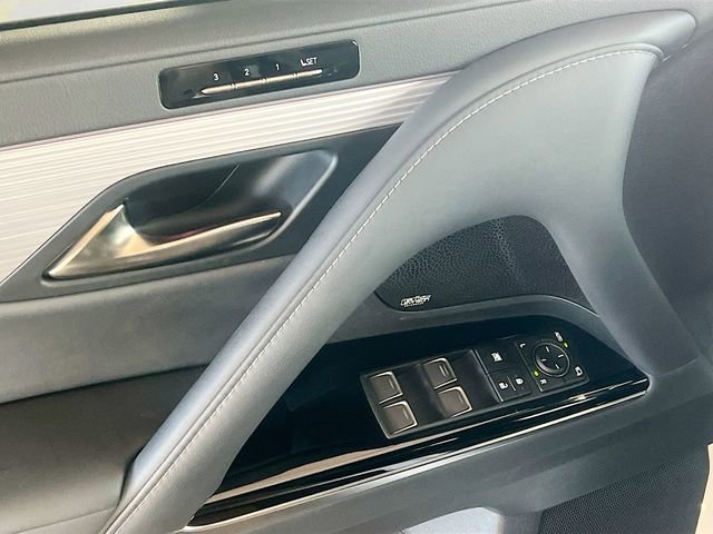 Used 2023 Lexus LX 600 F Sport w/ Accessory Package (Z1) image 12