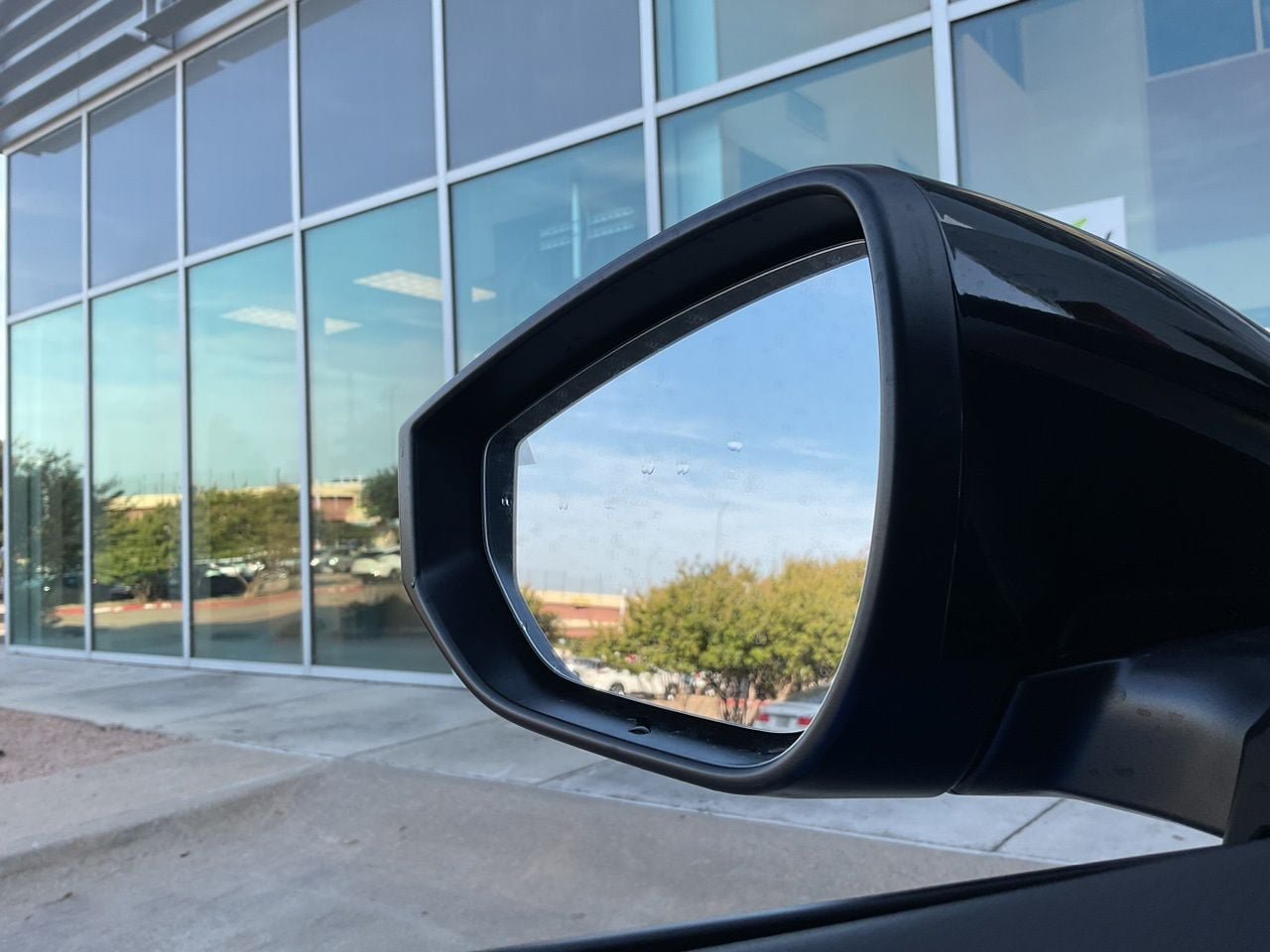New 2027 Nissan Sentra SR w/ SR Premium Package FWD image 17