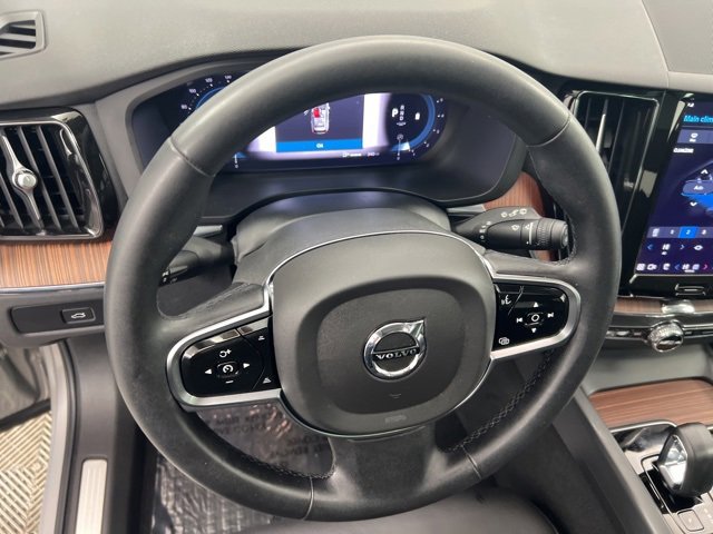 Used 2023 Volvo XC60 B5 Plus w/ Climate Package image 21