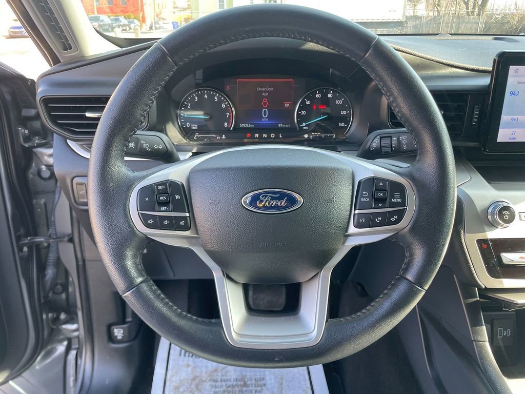 Used 2022 Ford Explorer XLT AWD/4WD image 15