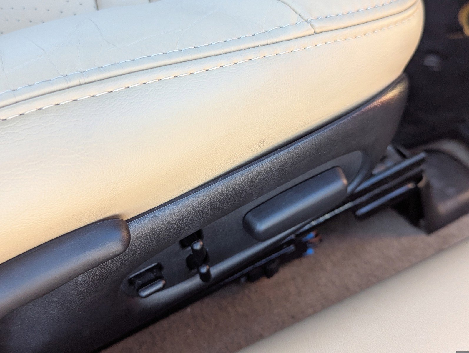 Used 2004 Chevrolet Corvette Convertible w/ Preferred Equipment Group image 18