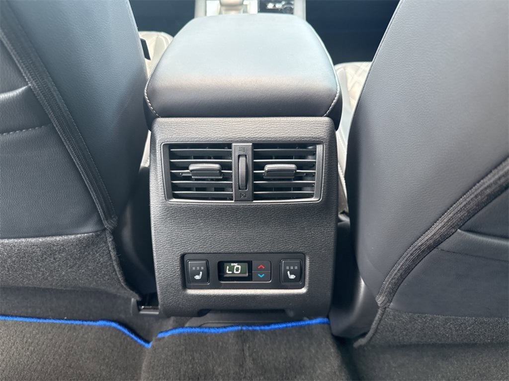 New 2025 Mitsubishi Outlander SEL image 26