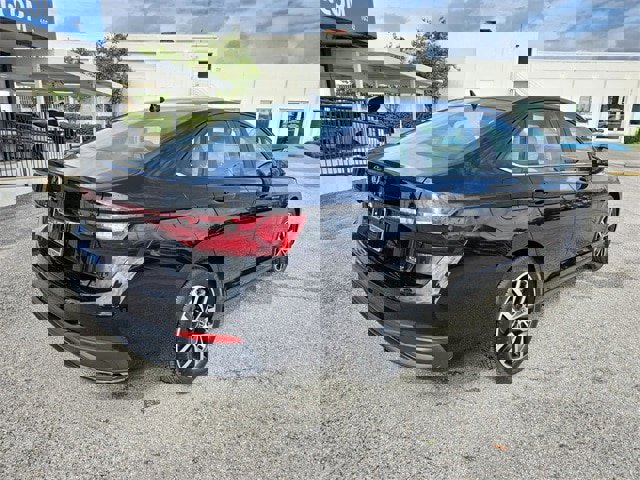 New 2025 Volkswagen Jetta SE image 3