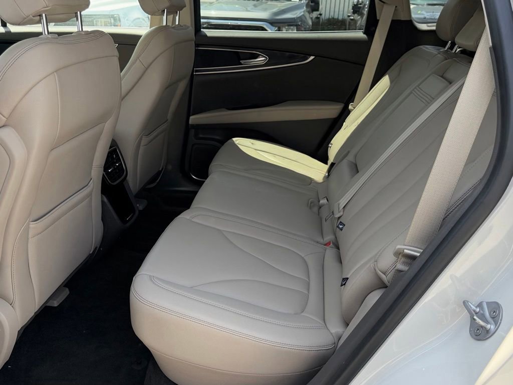 Used 2023 Lincoln Nautilus FWD image 30