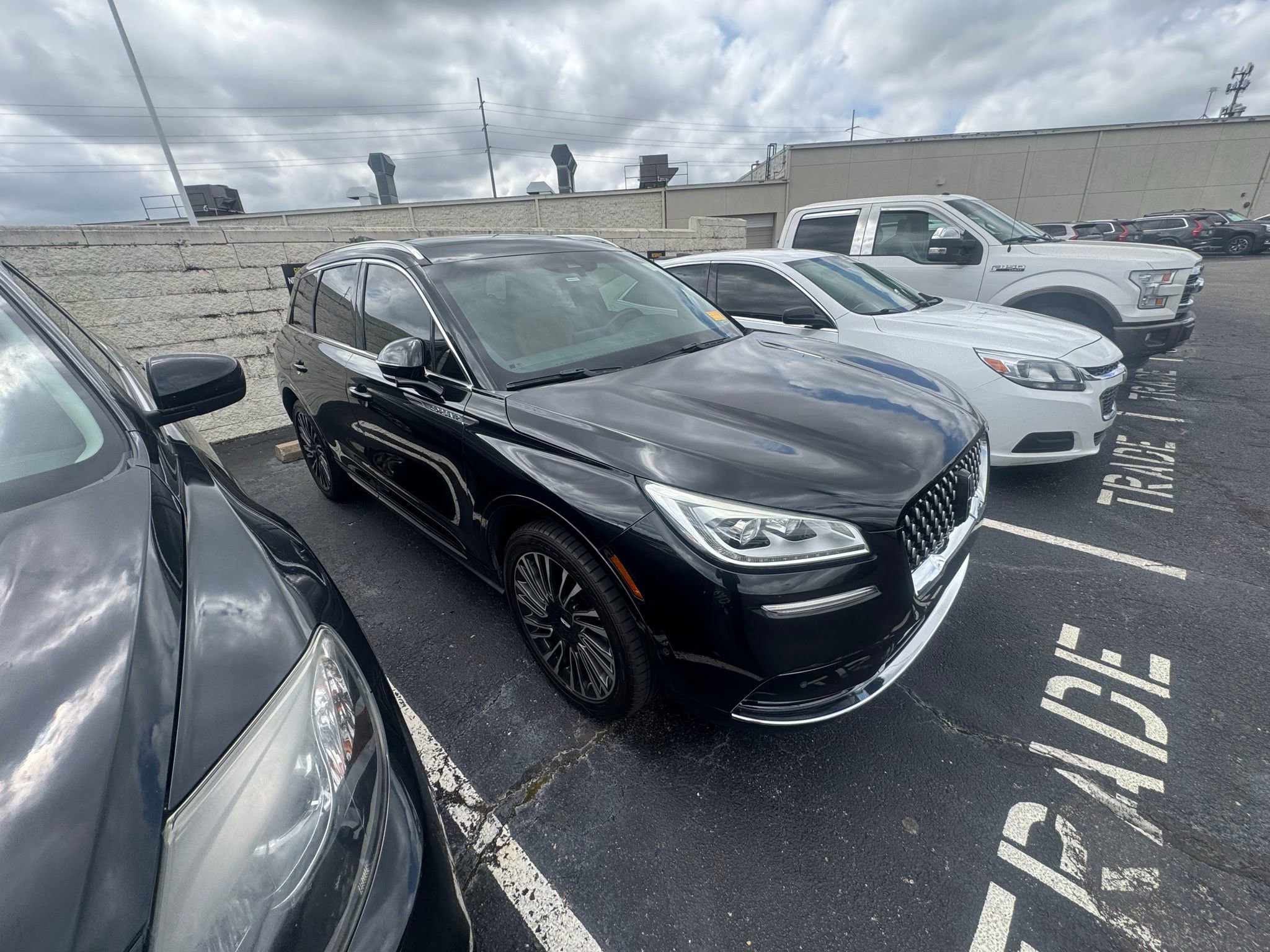 Used 2020 Lincoln Corsair Reserve w/ Equipment Group 202A image 2