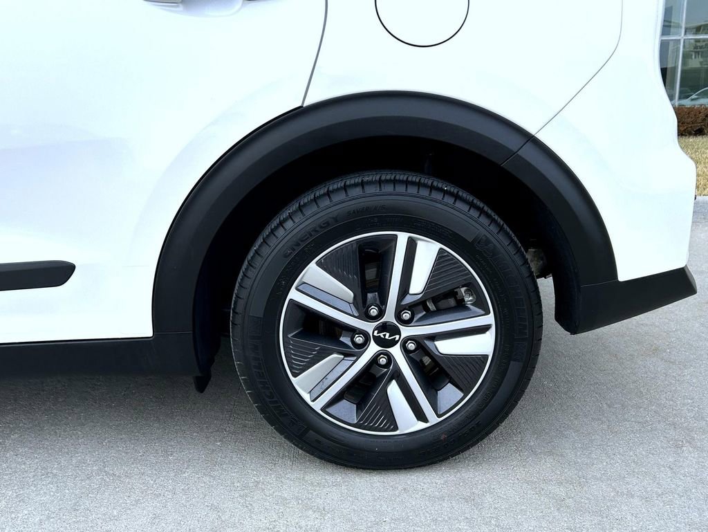 Used 2022 Kia Niro LXS image 23