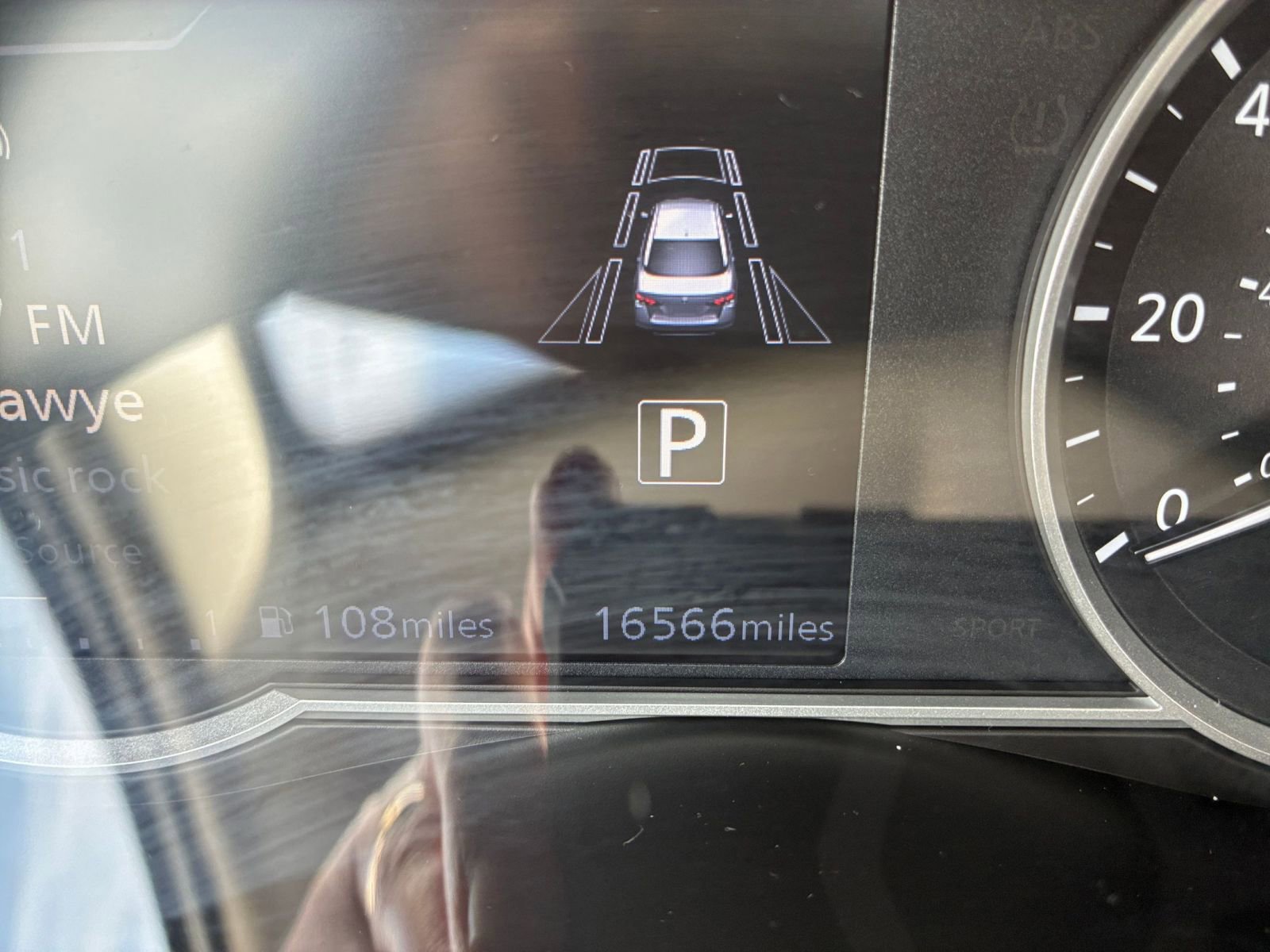 Used 2025 Nissan Versa SV image 33