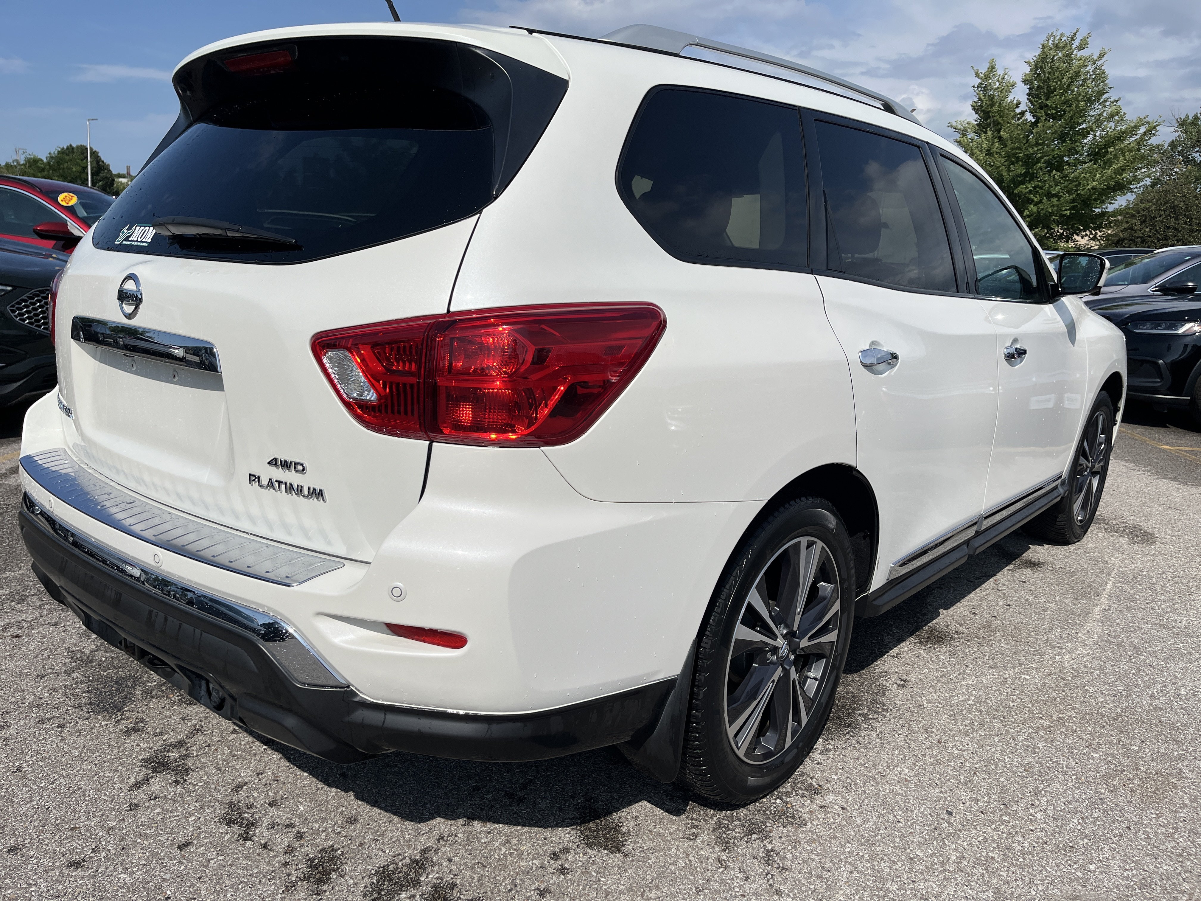 Used 2017 Nissan Pathfinder Platinum w/ Cargo Package AWD/4WD image 5