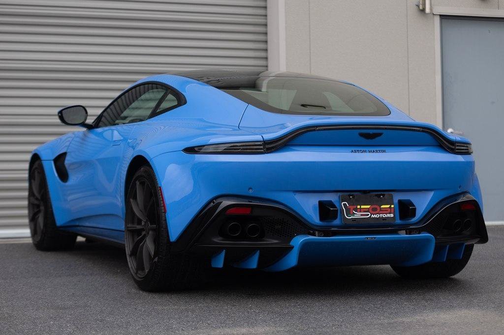 Used 2021 Aston Martin V8 Vantage Coupe RWD image 12