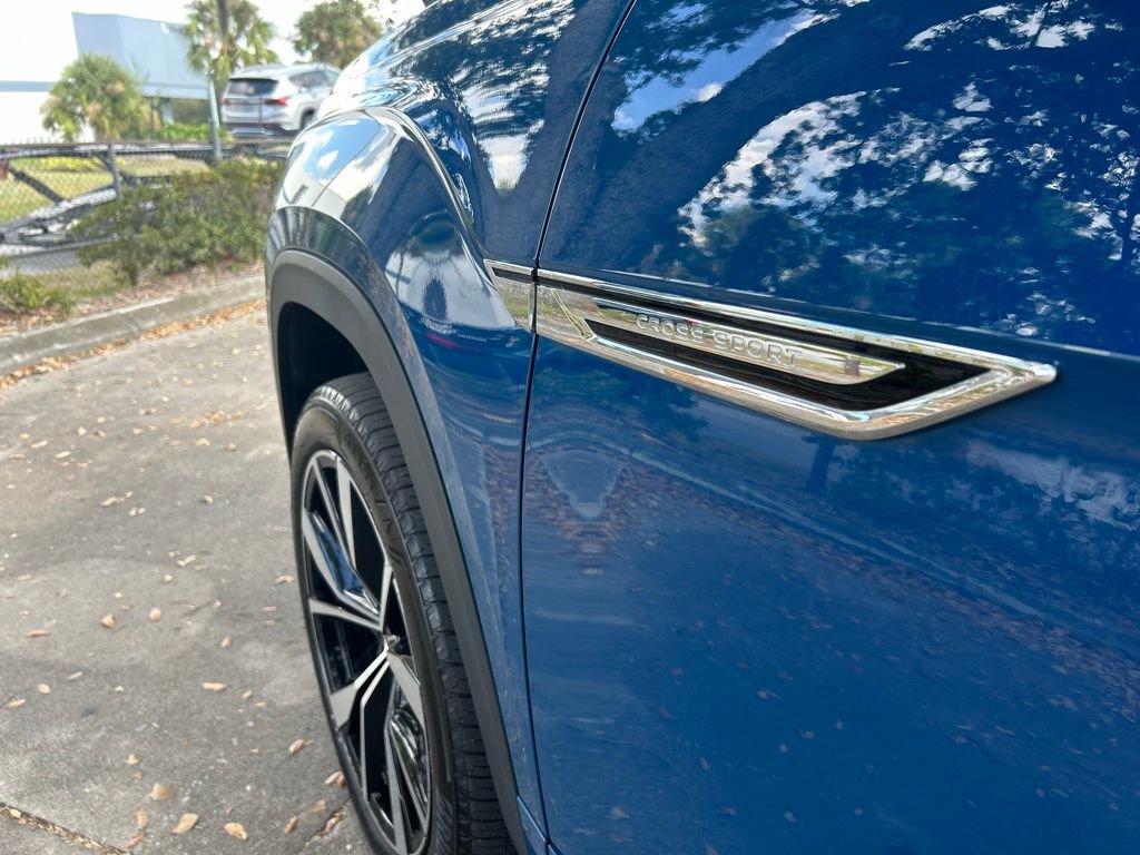 Used 2025 Volkswagen Atlas Cross Sport SEL Premium R-Line image 26