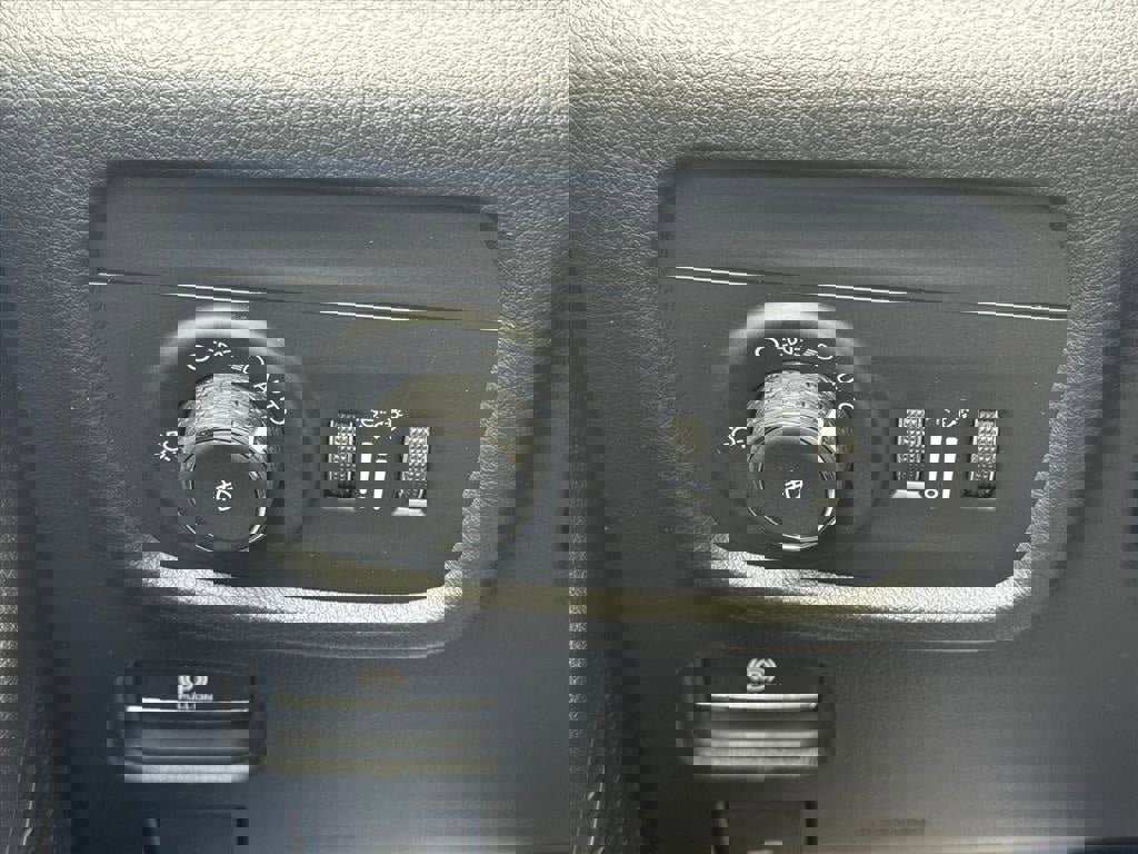 New 2025 Jeep Grand Cherokee L Limited w/ Luxury Tech Group II image 26