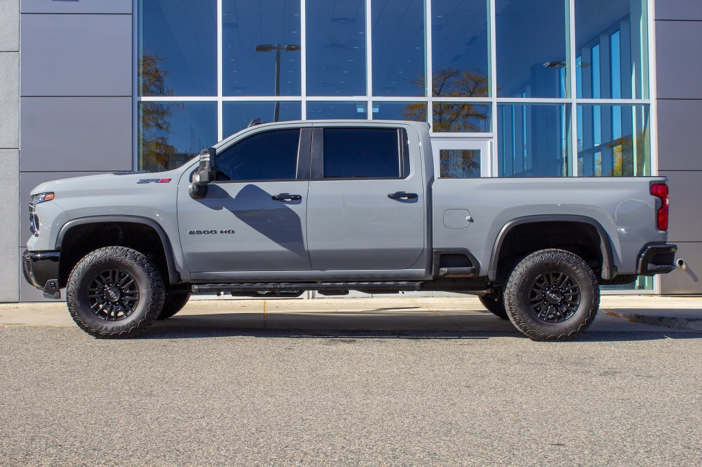 Used 2024 Chevrolet Silverado 2500 ZR2 AWD/4WD image 7