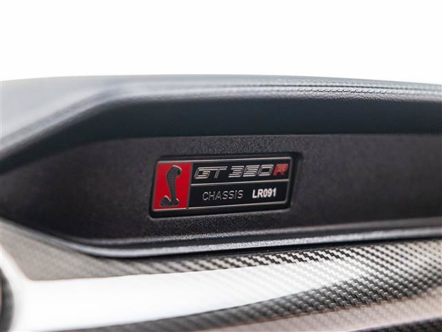 Used 2020 Ford Mustang Shelby GT350R w/ GT350R Equipment Group 920A RWD image 32