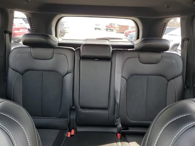 New 2026 Jeep Grand Cherokee Altitude AWD/4WD image 13
