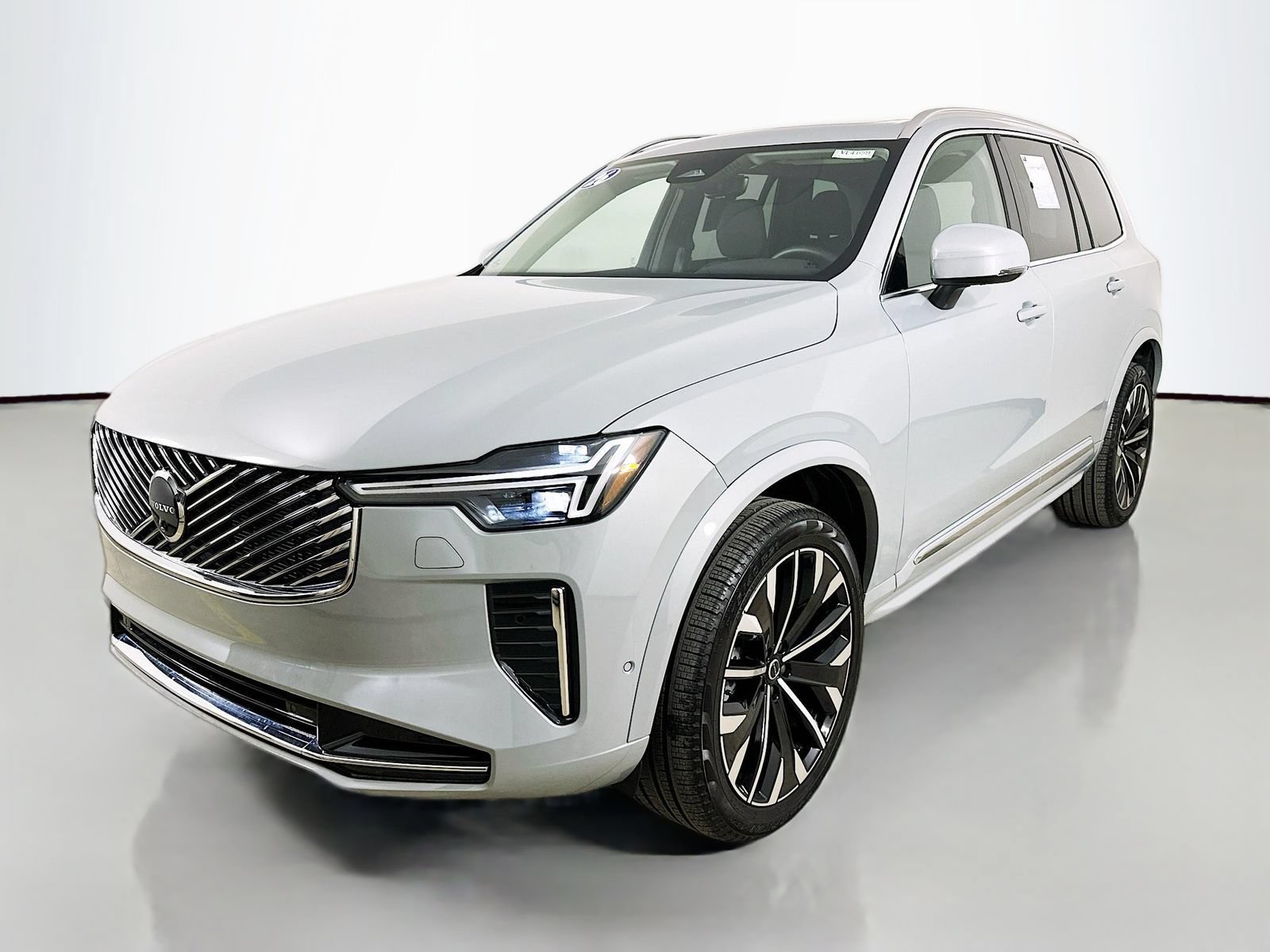 Used 2026 Volvo XC90 B6 Plus w/ Protection Package Premier AWD/4WD image 1