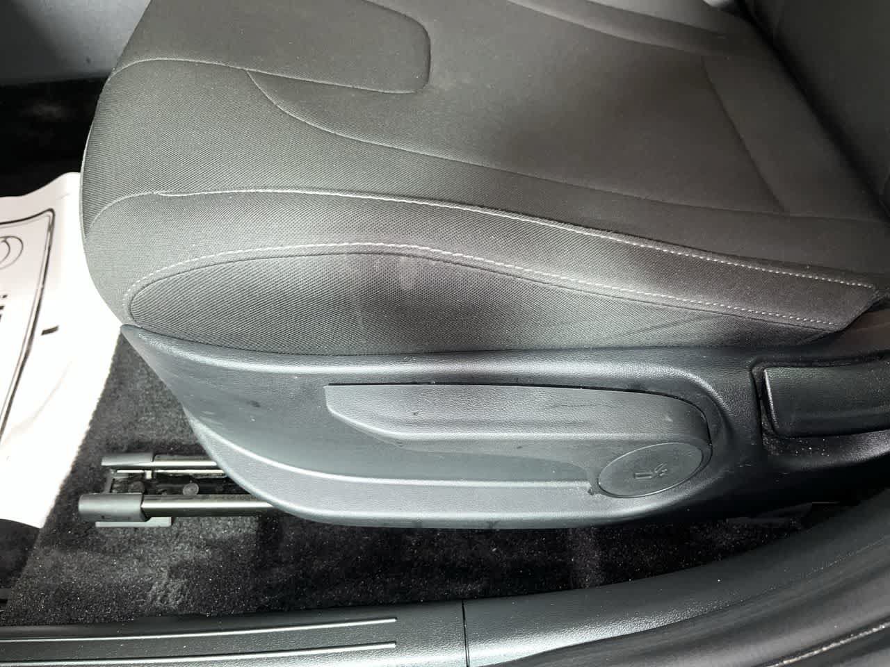 Used 2026 Hyundai Elantra Sport FWD image 14