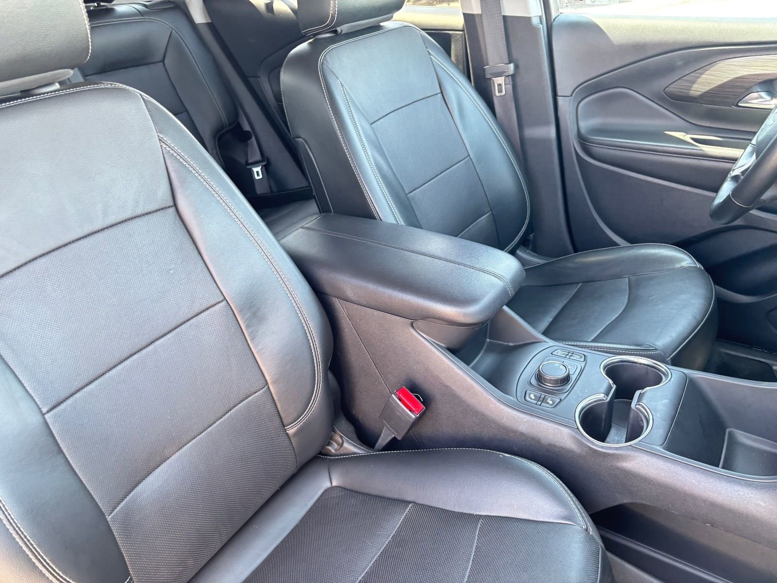 Used 2023 GMC Terrain SLT image 15