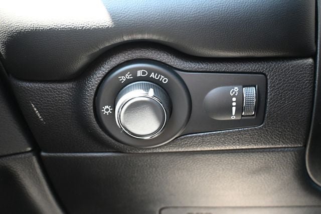 Used 2025 Dodge Durango R/T AWD/4WD image 42
