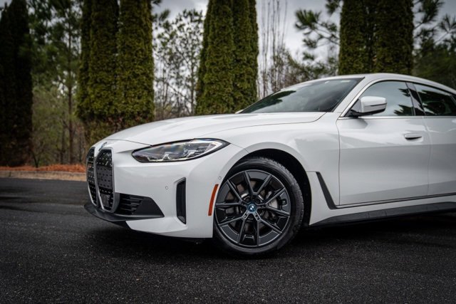 Used 2023 BMW i4 eDrive35 image 3