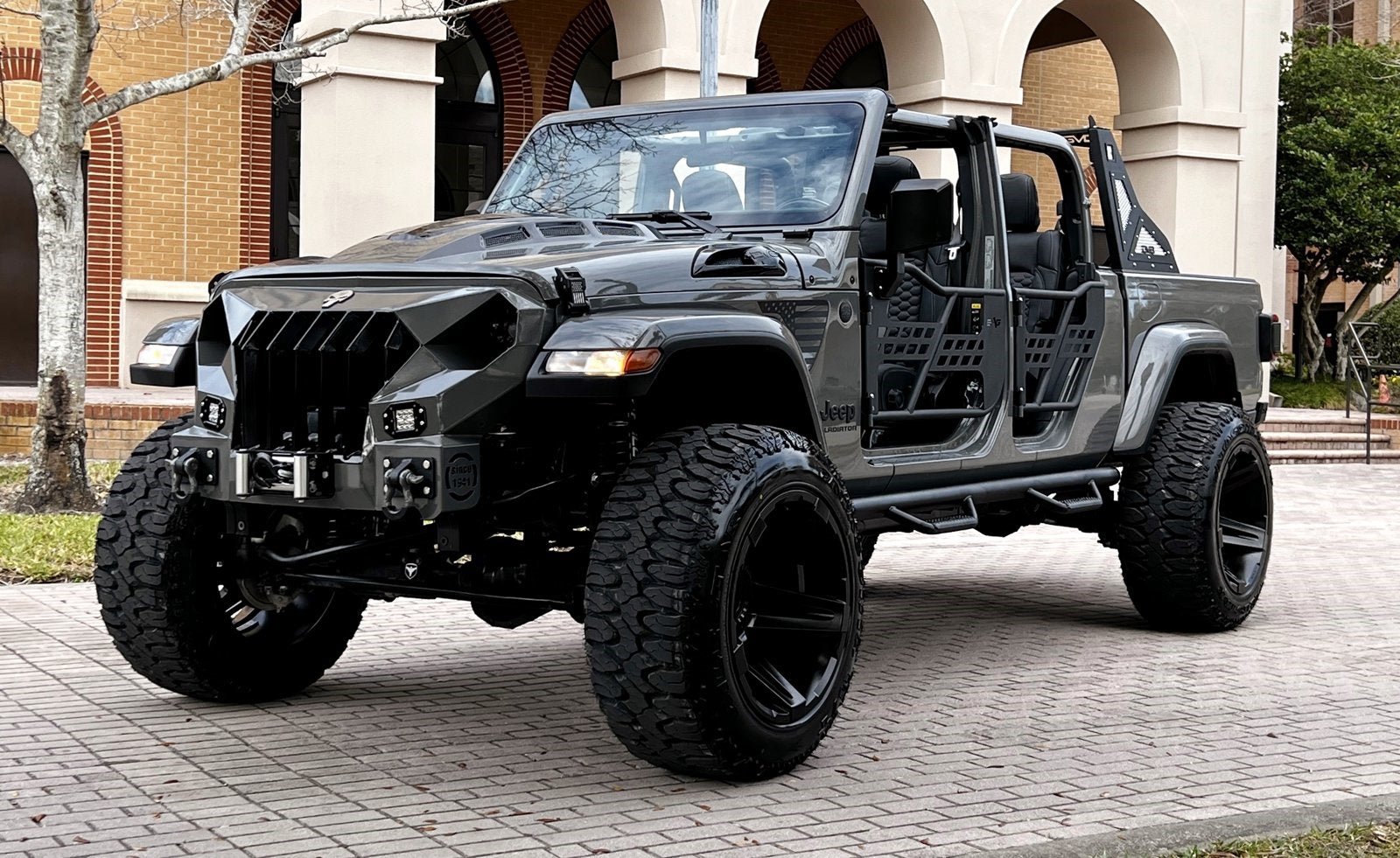 Used 2021 Jeep Gladiator Sport AWD/4WD image 2
