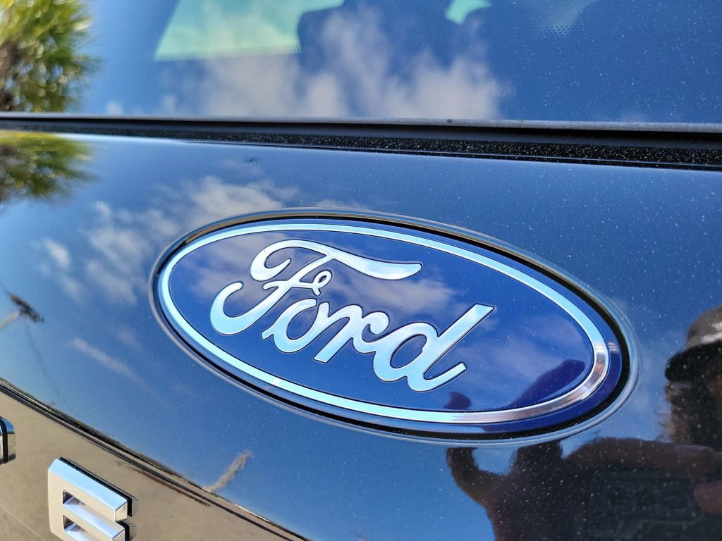 New 2026 Ford Expedition Active image 8