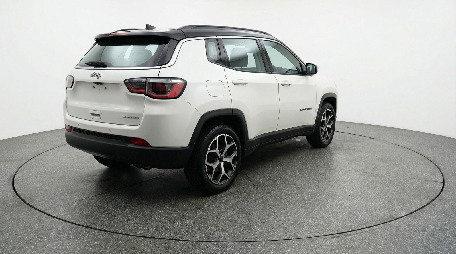 Used 2025 Jeep Compass Limited image 9