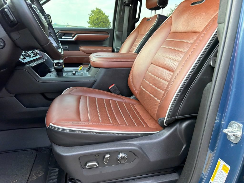 Used 2025 GMC Sierra 1500 Denali Ultimate AWD/4WD image 11