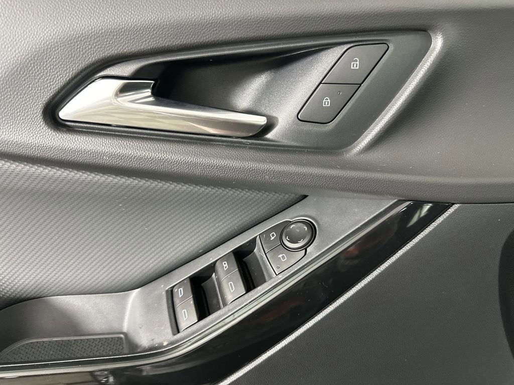 New 2026 Chevrolet Equinox LT w/ Convenience Package II image 23