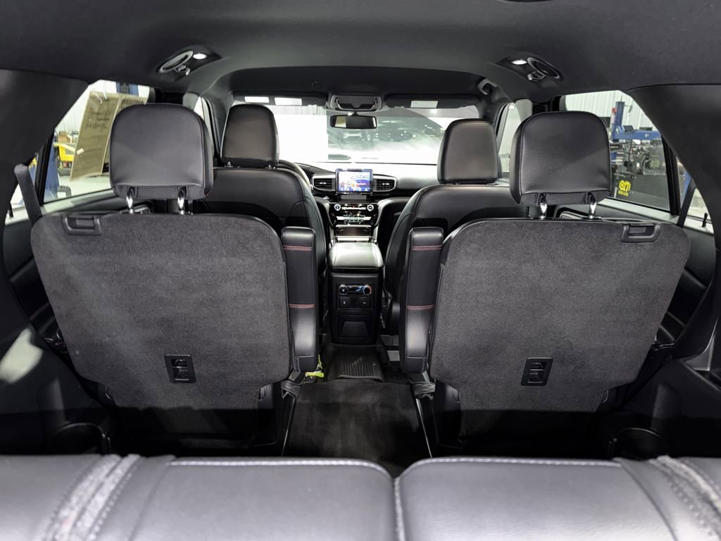 Used 2023 Ford Explorer ST-Line w/ Class IV Trailer Tow Package RWD image 10