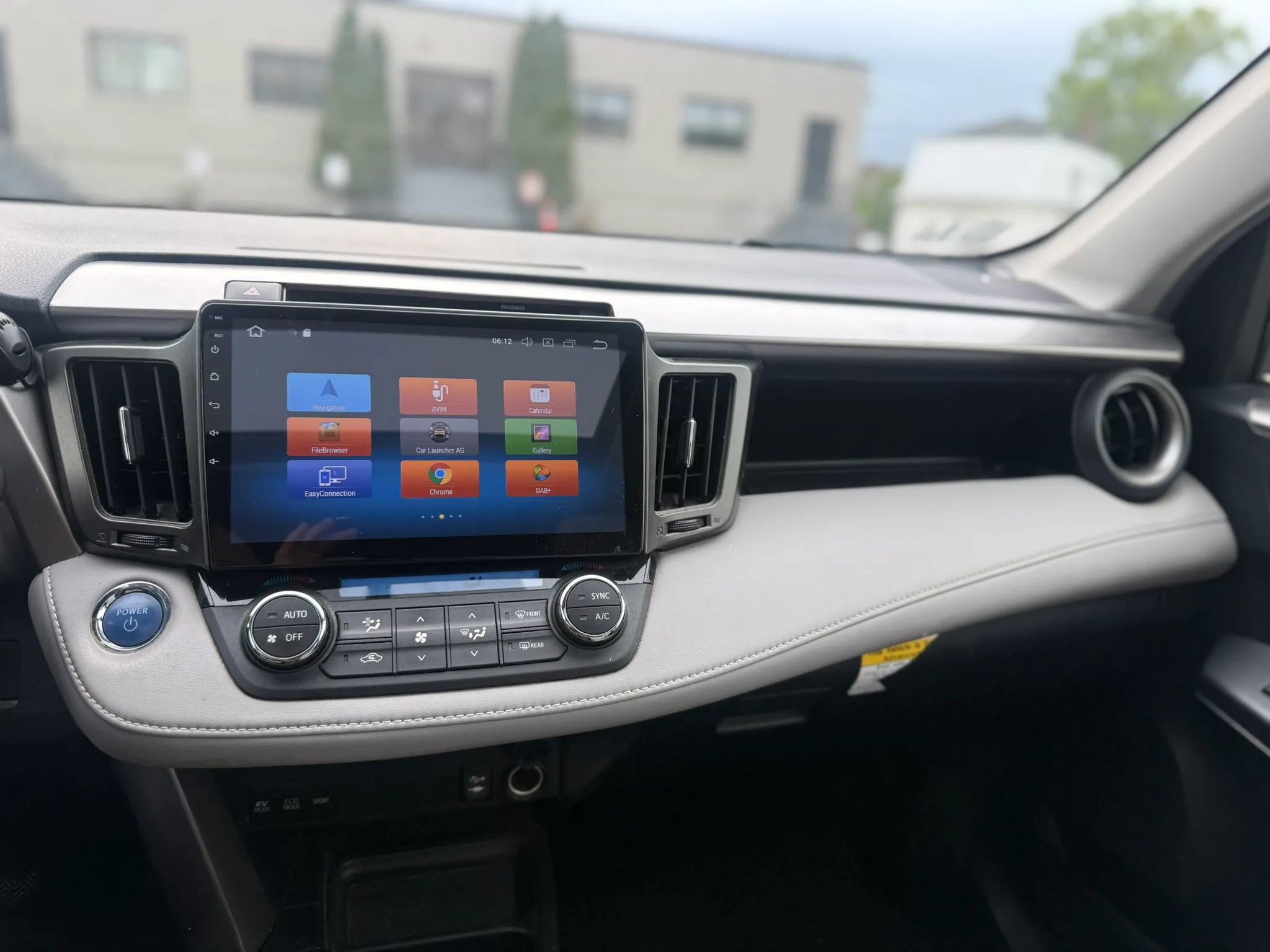 Used 2016 Toyota RAV4 XLE AWD/4WD image 21