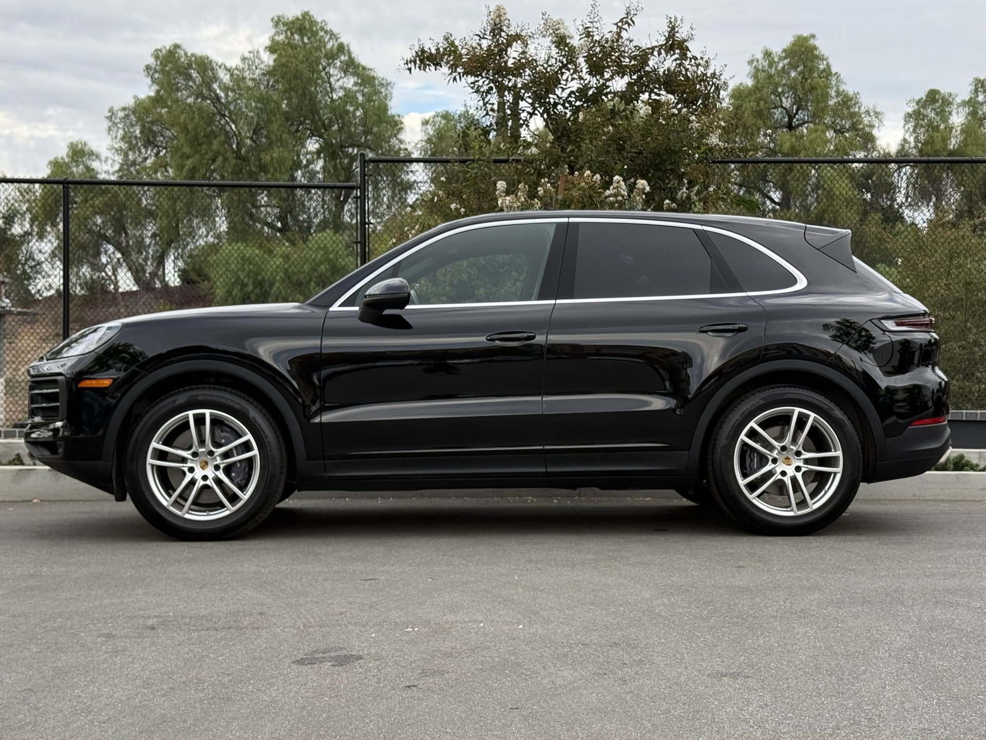 Certified 2024 Porsche Cayenne image 2