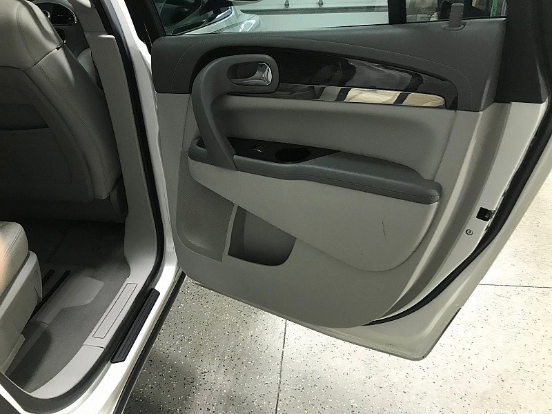 Used 2015 Buick Enclave Leather w/ Trailering Package FWD image 18