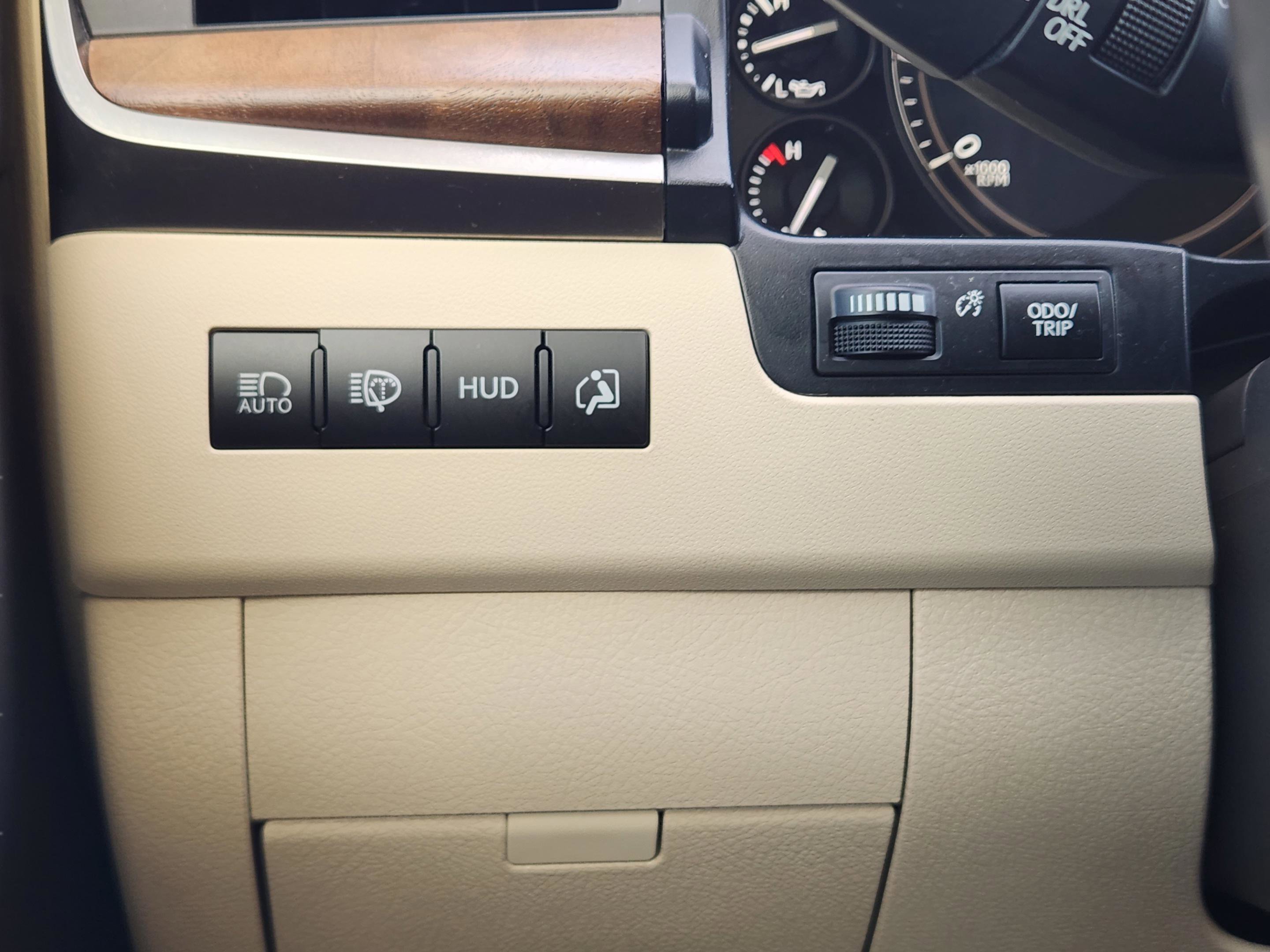 Used 2018 Lexus LX 570 4WD w/ Luxury Package image 19