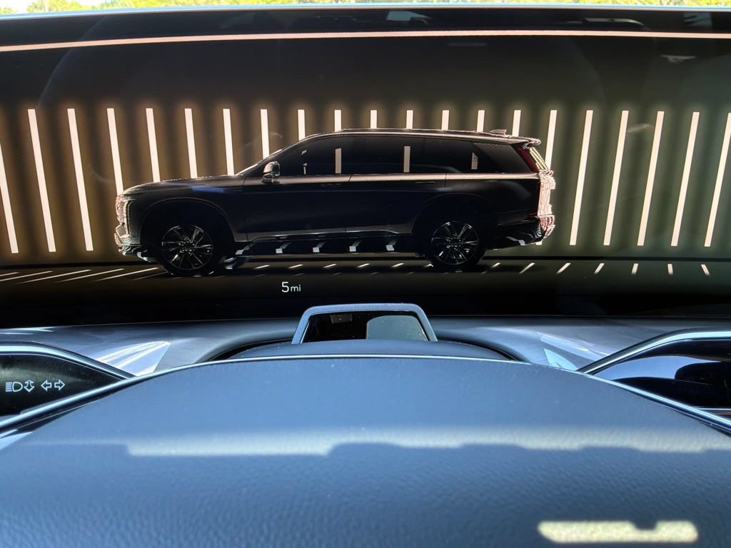 New 2026 Cadillac Vistiq Premium Luxury w/ LPO, Floor Liner Package AWD/4WD image 15