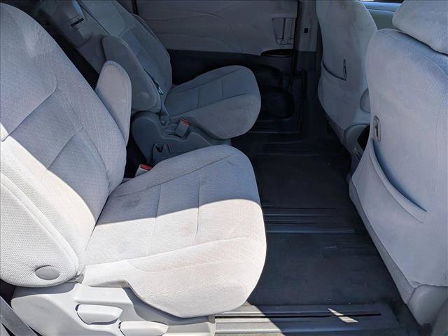 Used 2016 Toyota Sienna LE FWD image 17