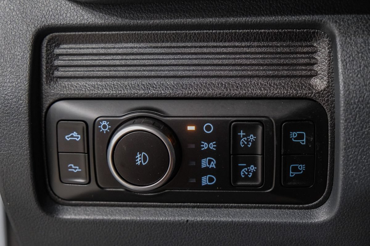 Used 2025 Ford F350 Platinum AWD/4WD image 29