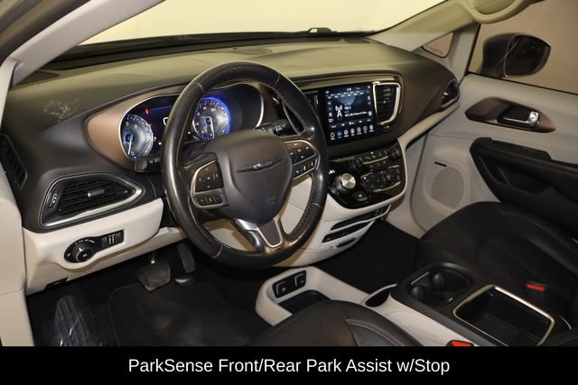 Used 2019 Chrysler Pacifica Touring-L Plus w/ Advanced Safetytec Group FWD image 27